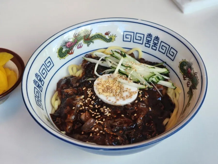 A bowl of Bueokgan jjajangmyeon