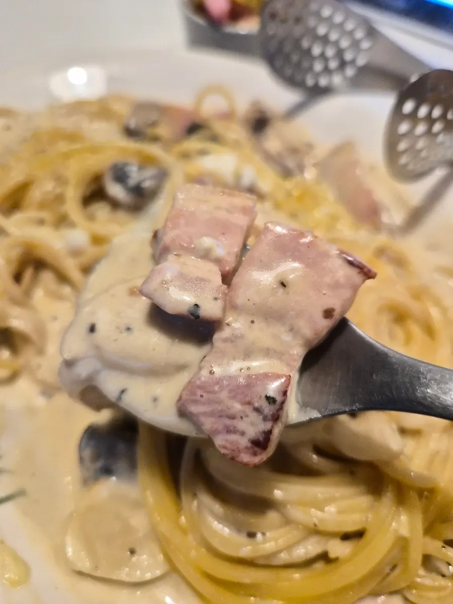 Carbonara noodles rich with cream sauce