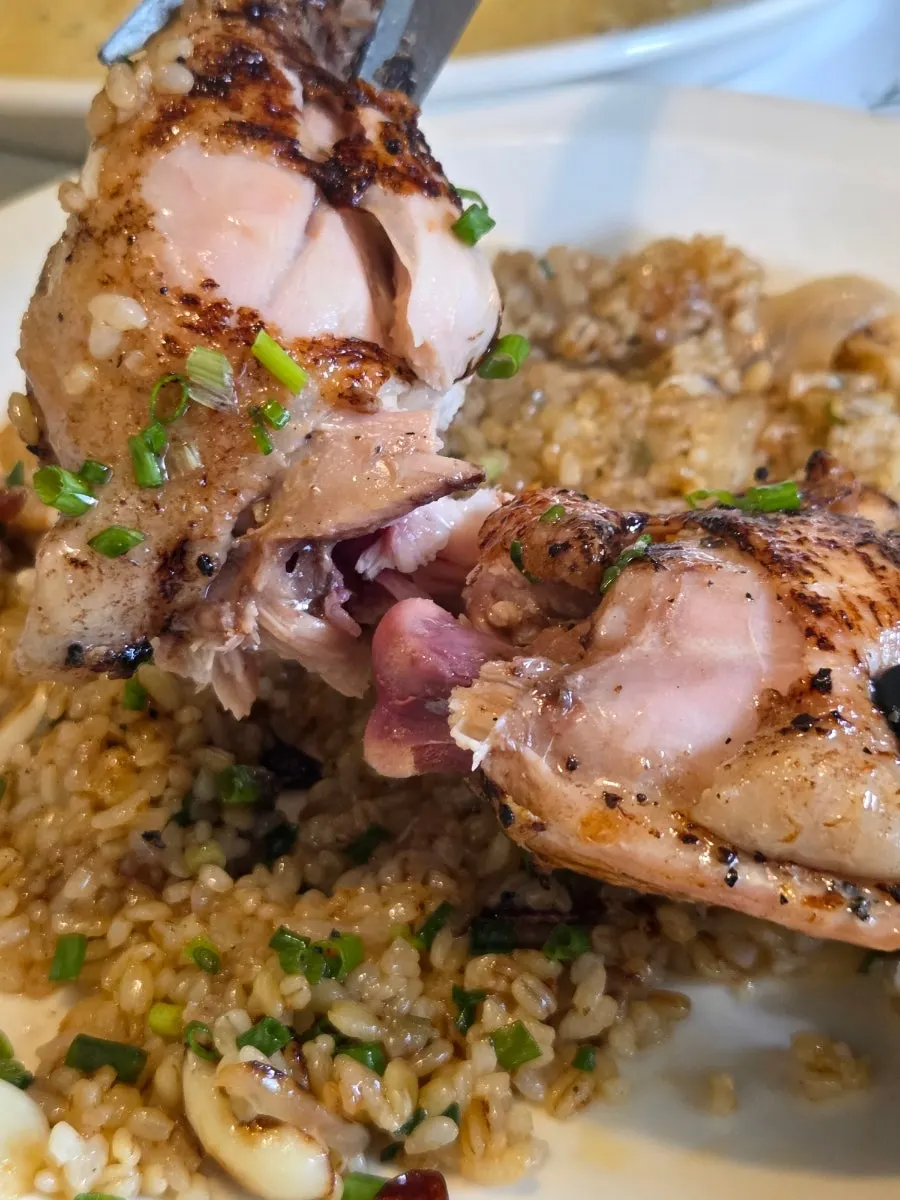 Penampang paha ayam yang dimasak sous vide