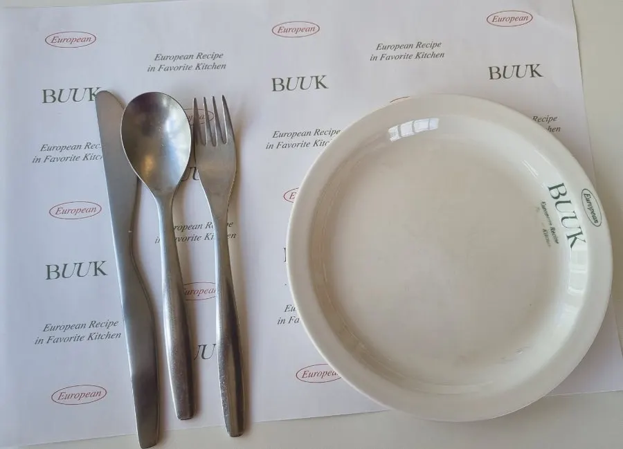 Table set with the full Bueokgan couple set spread