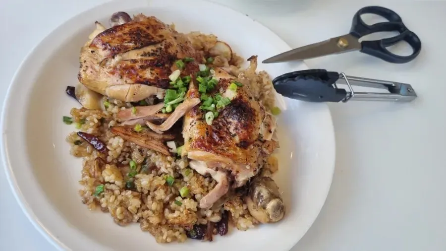 A plate of Bueokgan's kungpao chicken pilaf