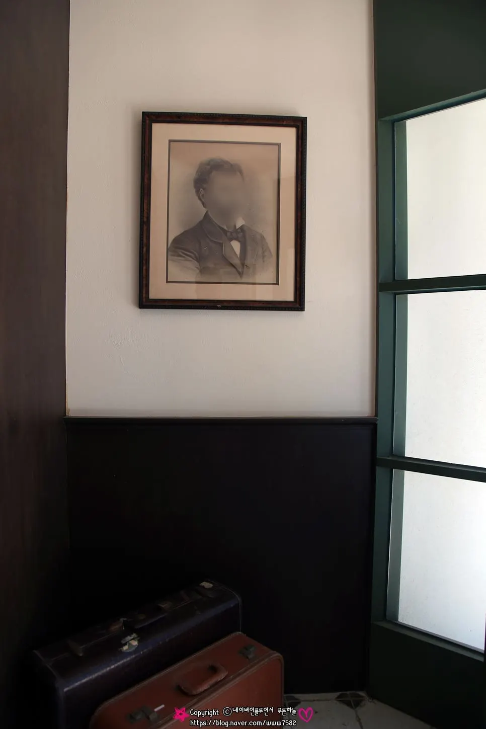 Path leading up to the 2nd floor of Bueokgan Haeundae Branch