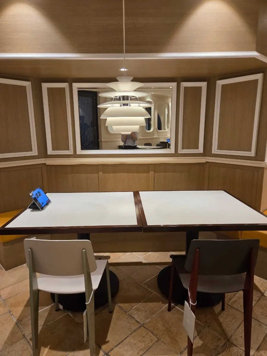 Full view of the 2nd floor hall at Bueokgan Haeundae Branch