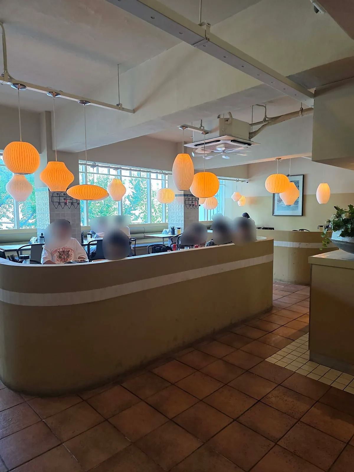 Bright, spacious interior of the Chinese restaurant hall
