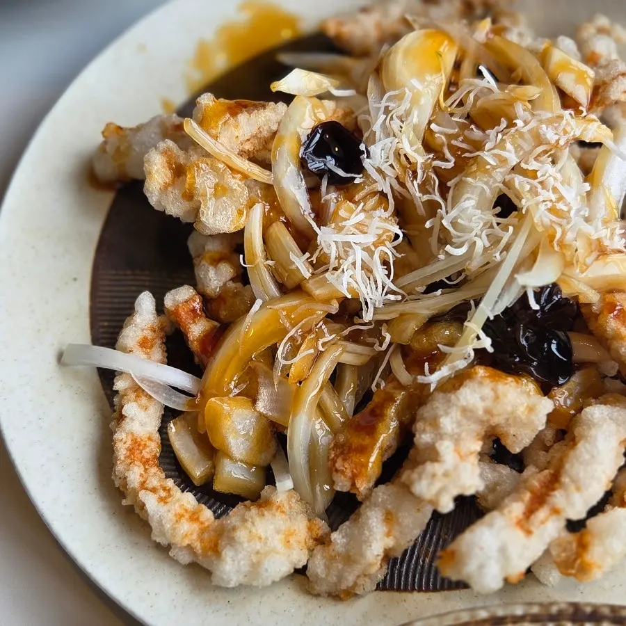 Black vinegar sirloin tangsuyuk drizzled with sauce