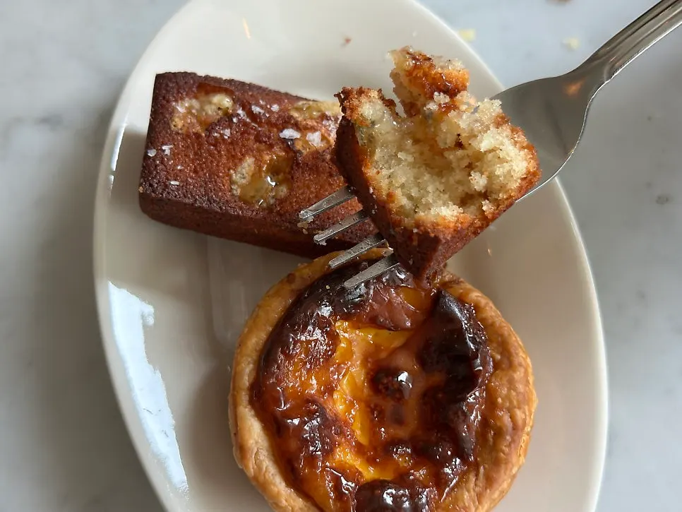 Crisp egg tart dessert