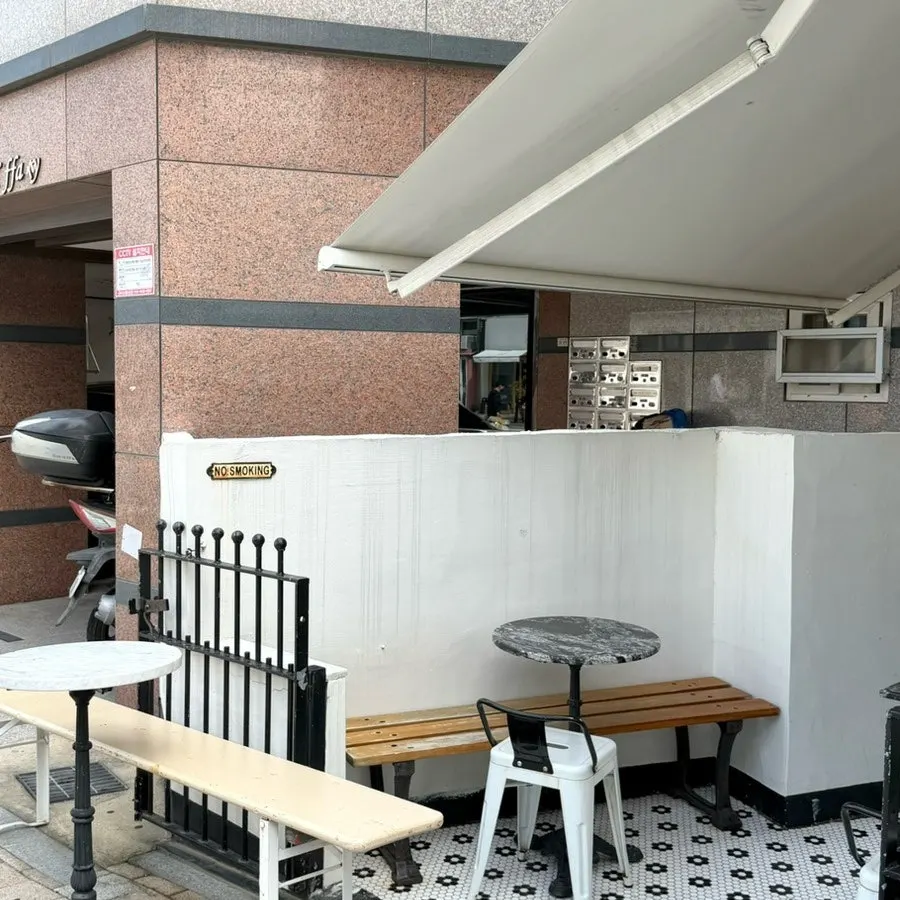 European-feeling outdoor terrace seating