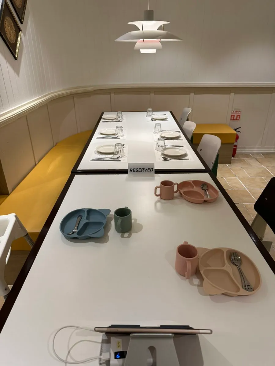 European-style seating at Bueokgan