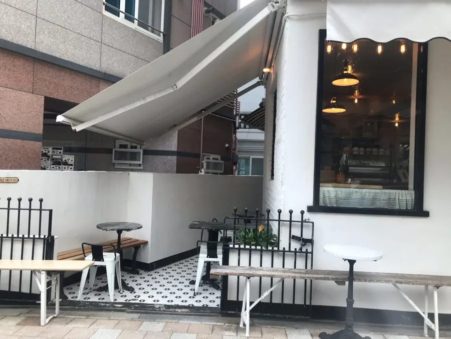 로우앤스윗 베이커리 카페 전경