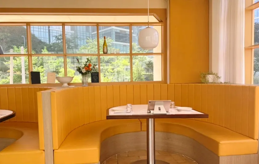 Classic-mood seating area inside Bueokgan