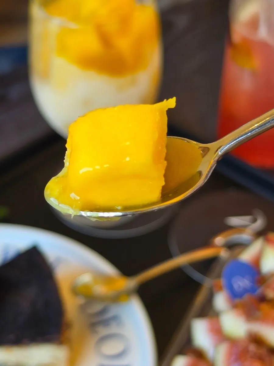 Fig tiramisu and mango granita at Geumsong Deokmi on Haeridan-gil, Haeundae