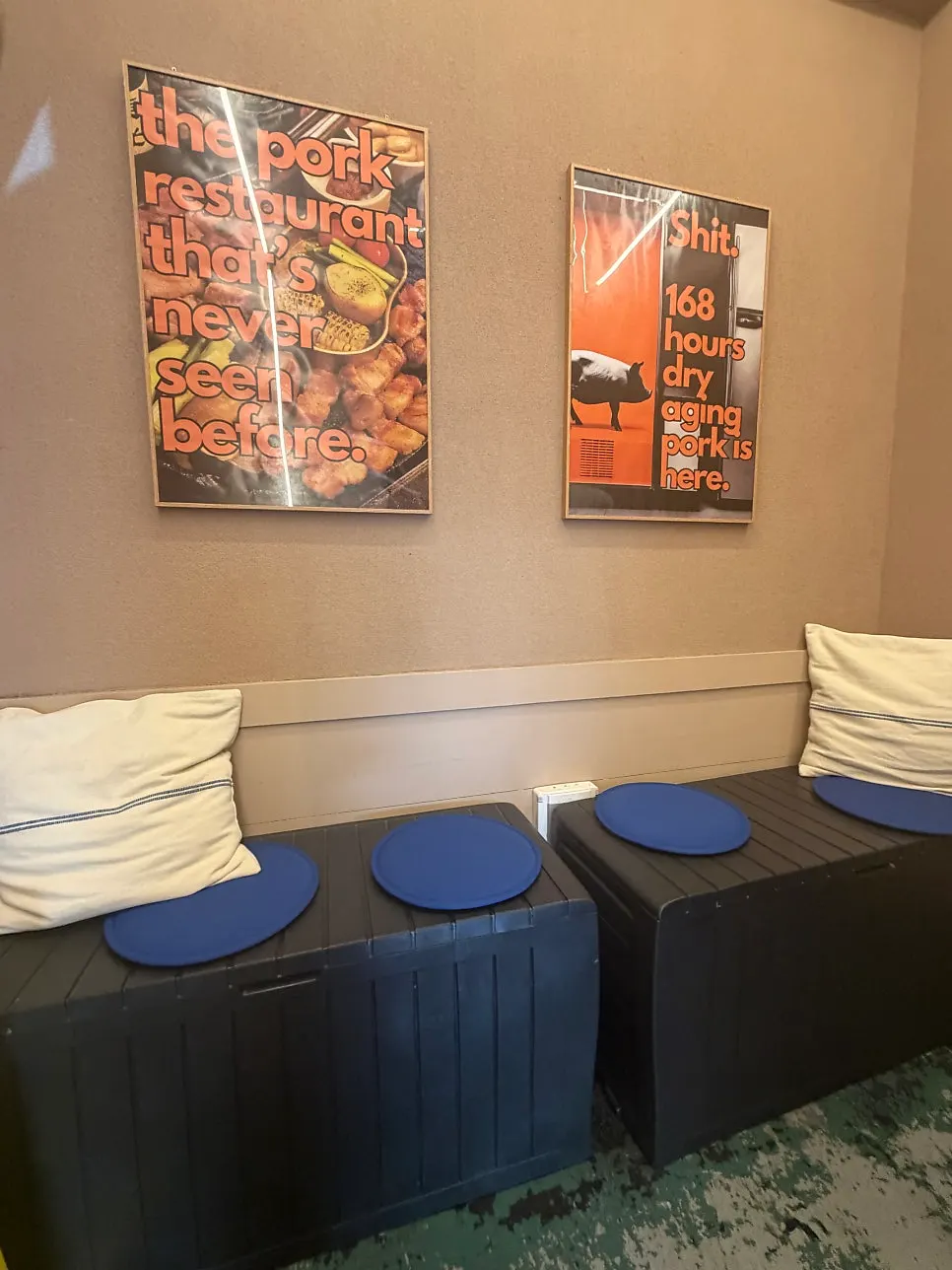 Waiting seats at Gwang-anmok Haeundae Branch