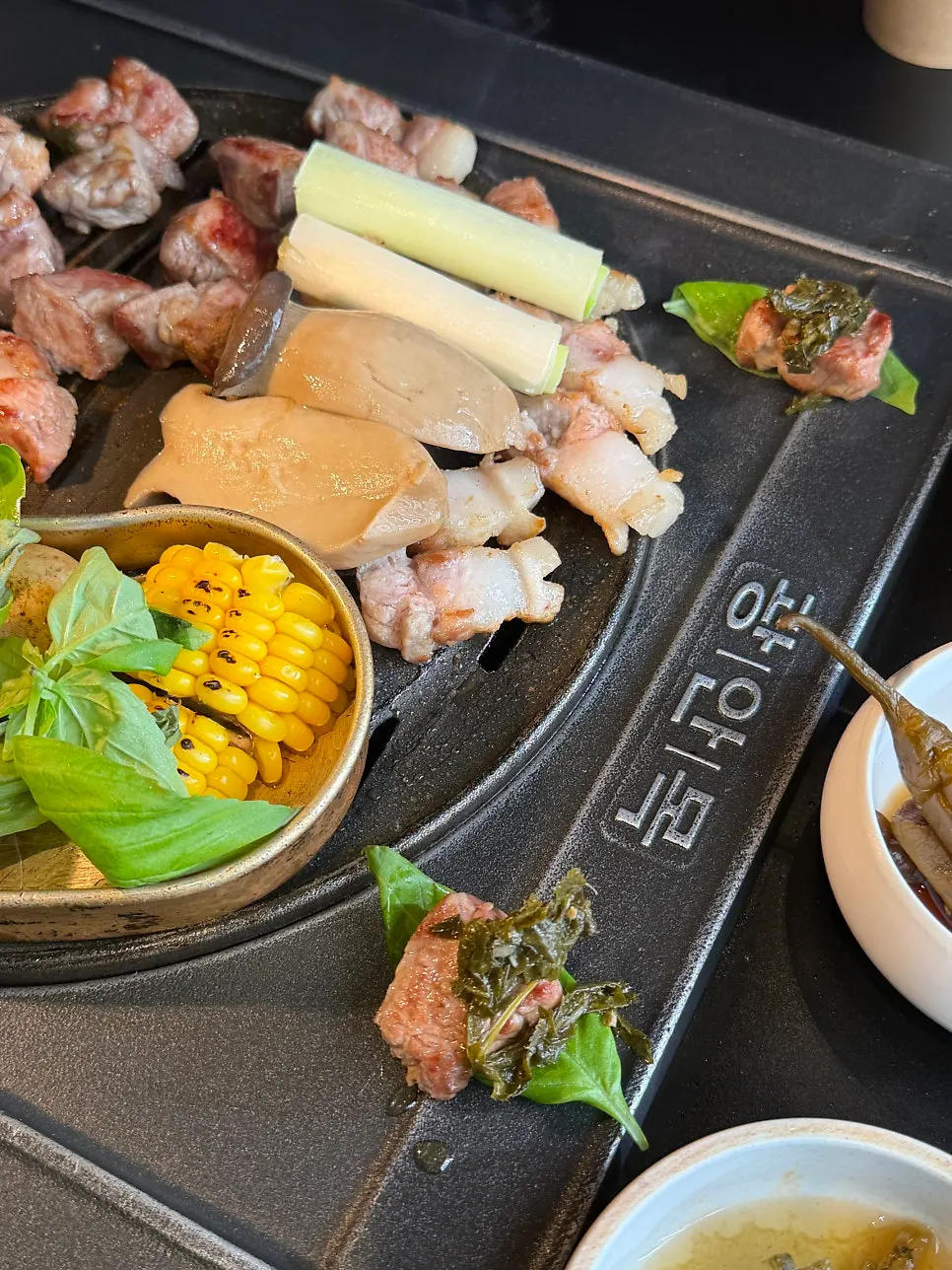 Grilled meat with cut-by-cut eating instructions given