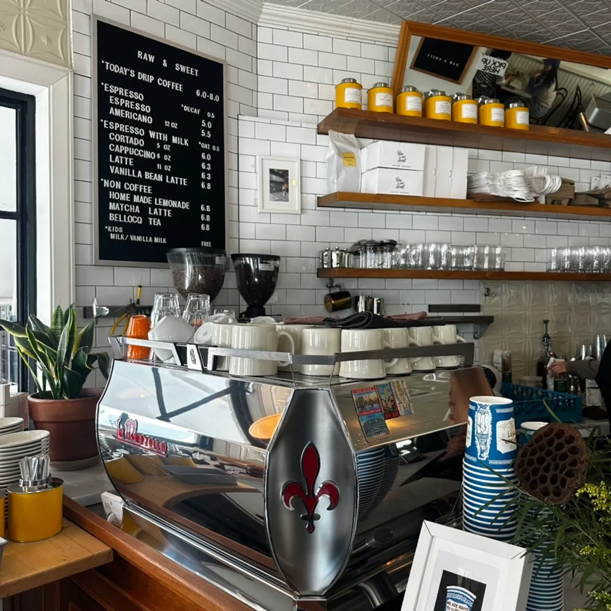 Full storefront view of Low & Sweet Bakery on Haeri-dan-gil