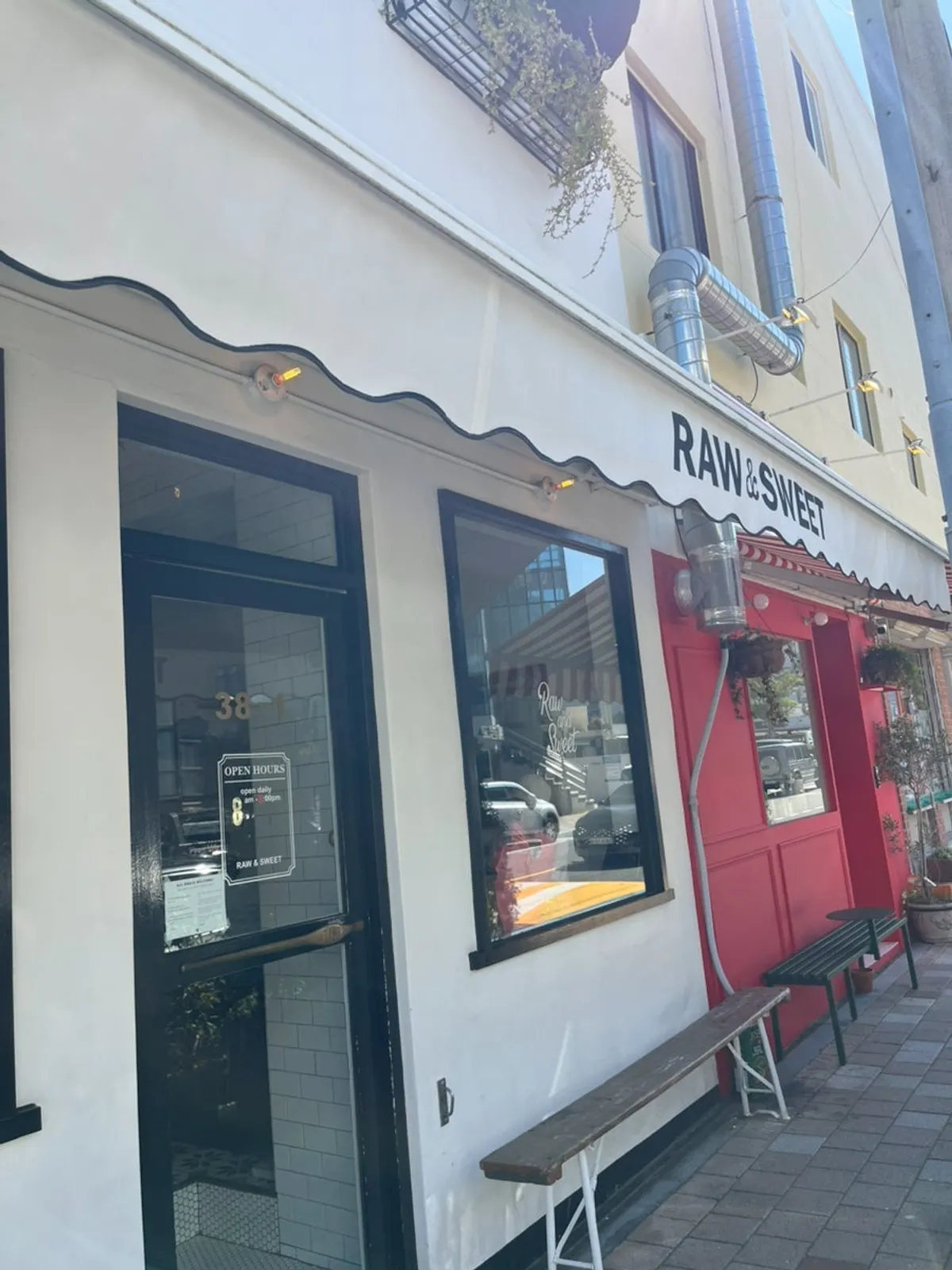 Main photo of Low & Sweet Bakery on Haeri-dan-gil, Haeundae