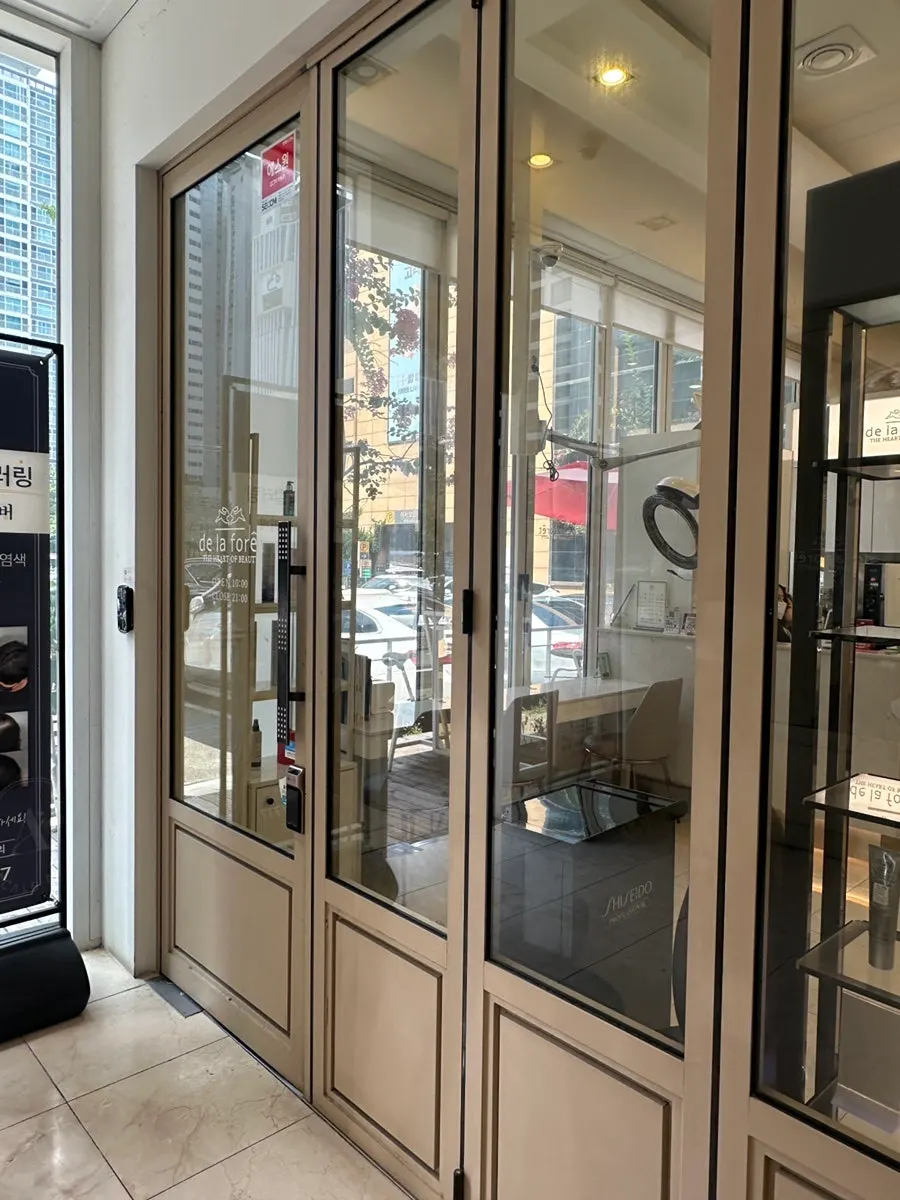 Entrance of Drapore Haeundae Jung-dong Branch on the 1st floor of Central Medi Tower