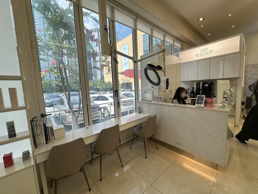 View of Drapore Haeundae Jung-dong Branch split into two sides