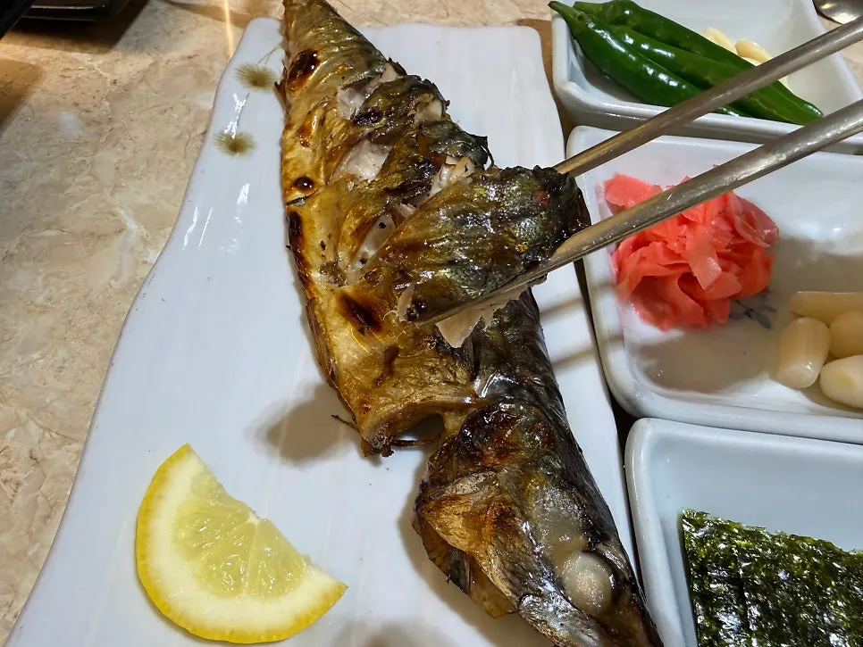Wood-fired grilled mackerel