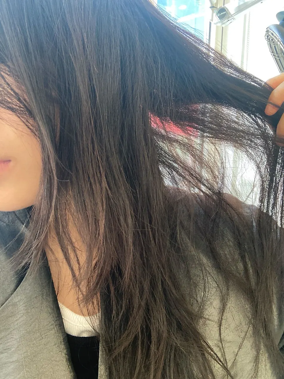 Long hair before receiving the hair clinic