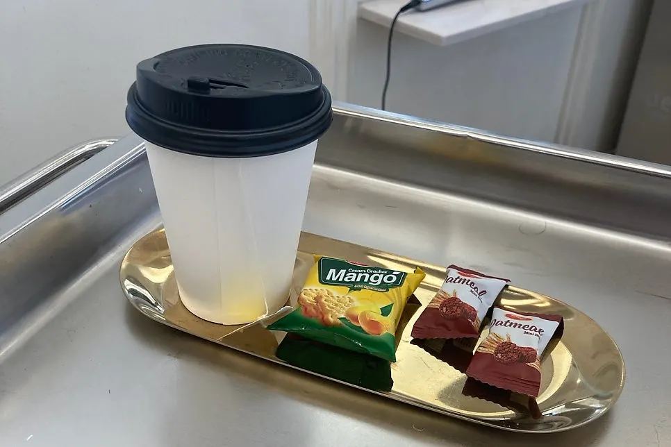 Warm tea and cookies served during the clinic