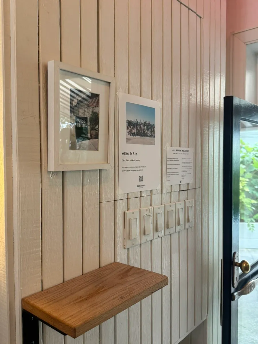 Low & Sweet Bakery展示甜點