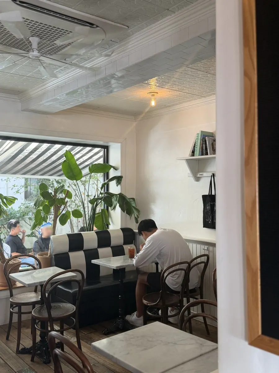 로우앤스윗 내부 인테리어