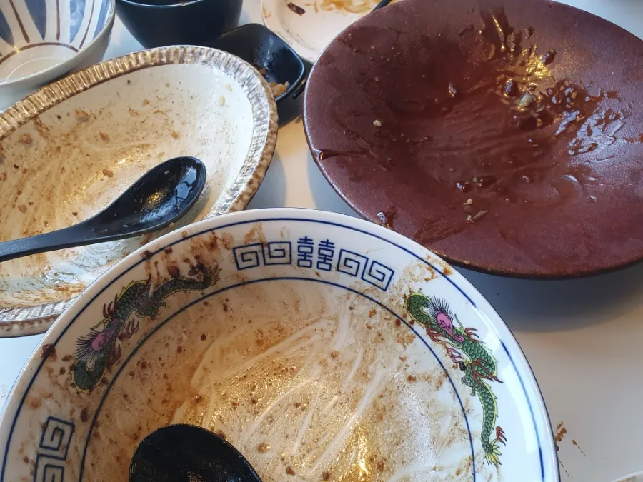맛있게 비운 전복새우볶음밥 그릇