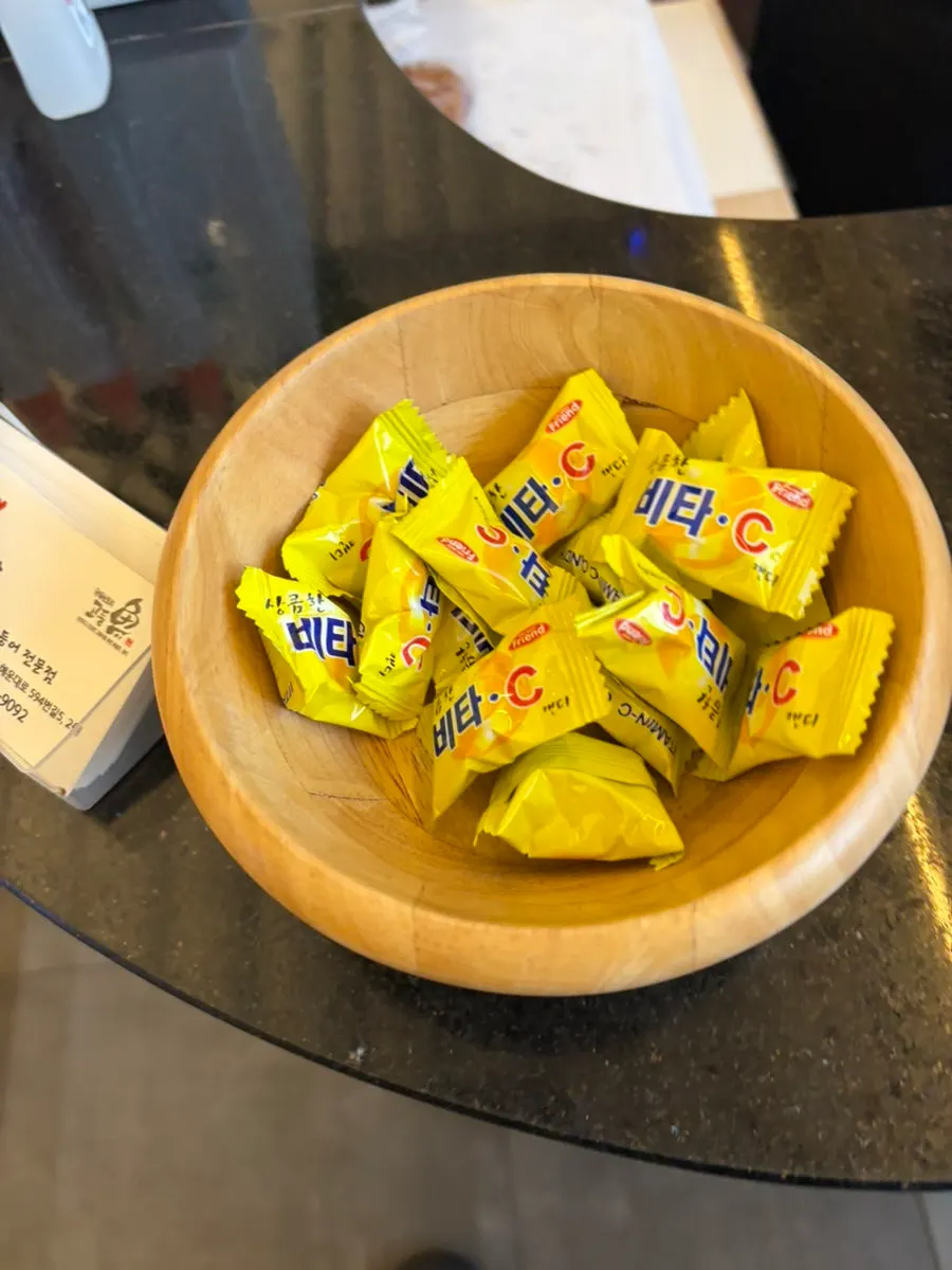 Vitamin C candy given after paying the bill