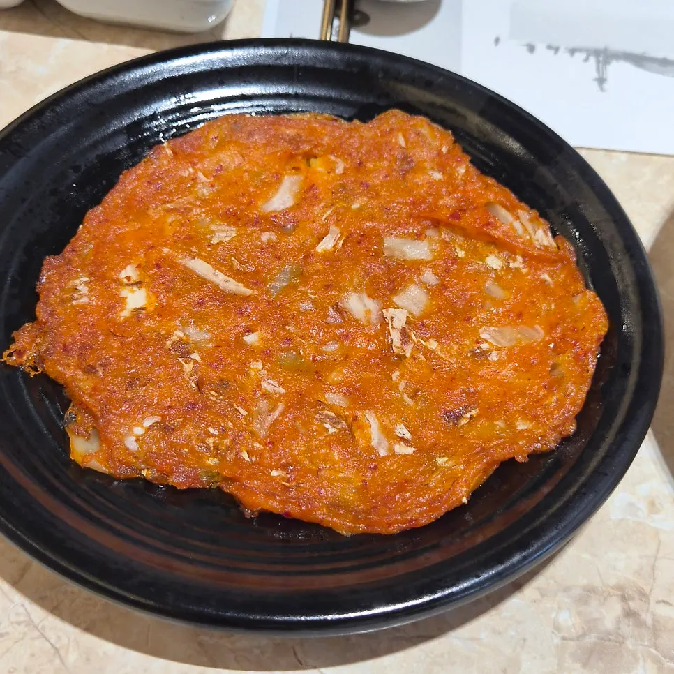 애피타이저로 나온 김치전
