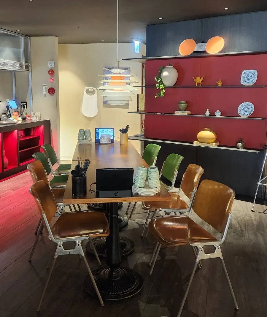 Bueokgan interior with European furniture