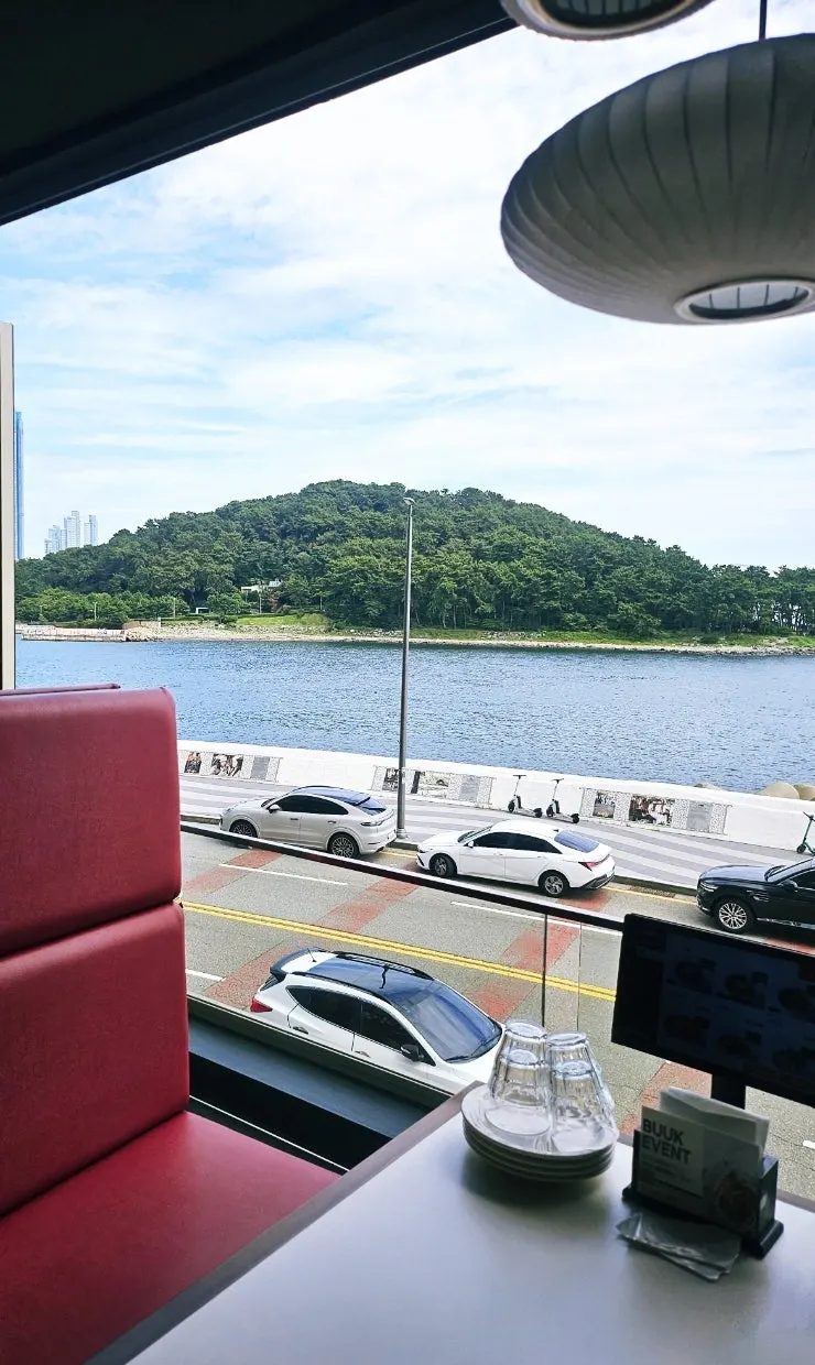 兼具海景與停車的海雲臺中式餐廳外觀