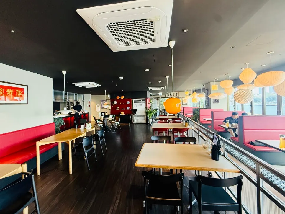 Neatly arranged interior of the Chinese restaurant