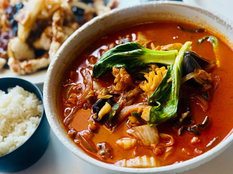 Rice mixed into the jjamppong broth