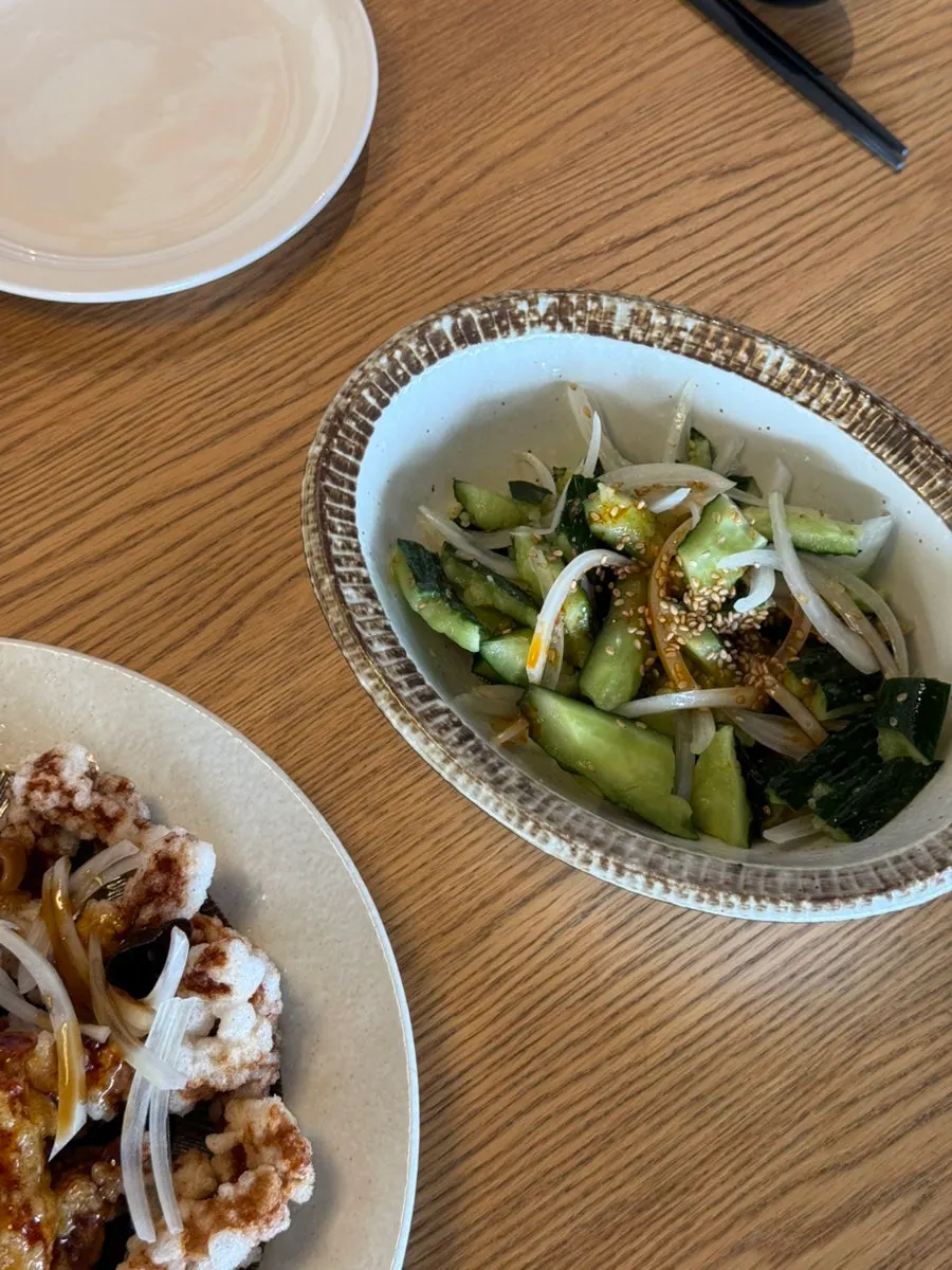 Picking up a piece of tangsuyuk