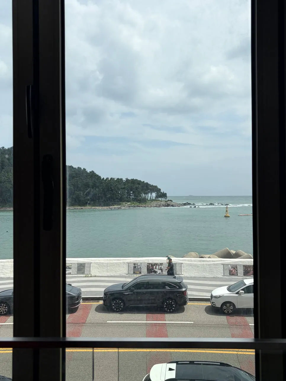 Window seats with a view of Marine City outside