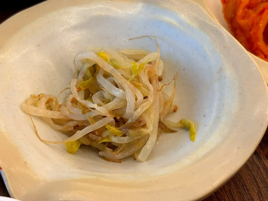 Bean sprout side dish