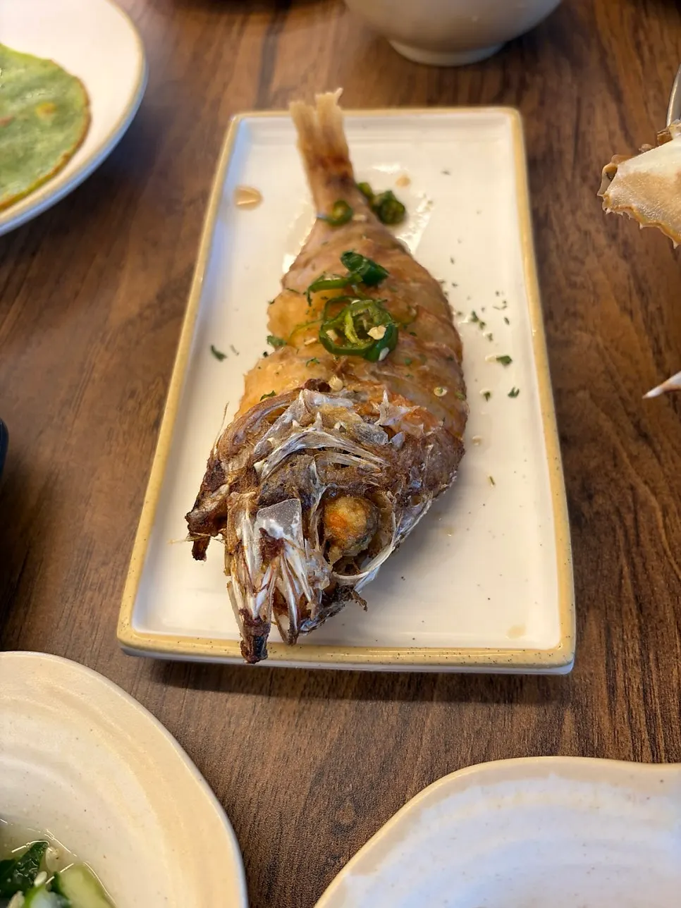 김치와 가벼운 밑반찬 여러 가지