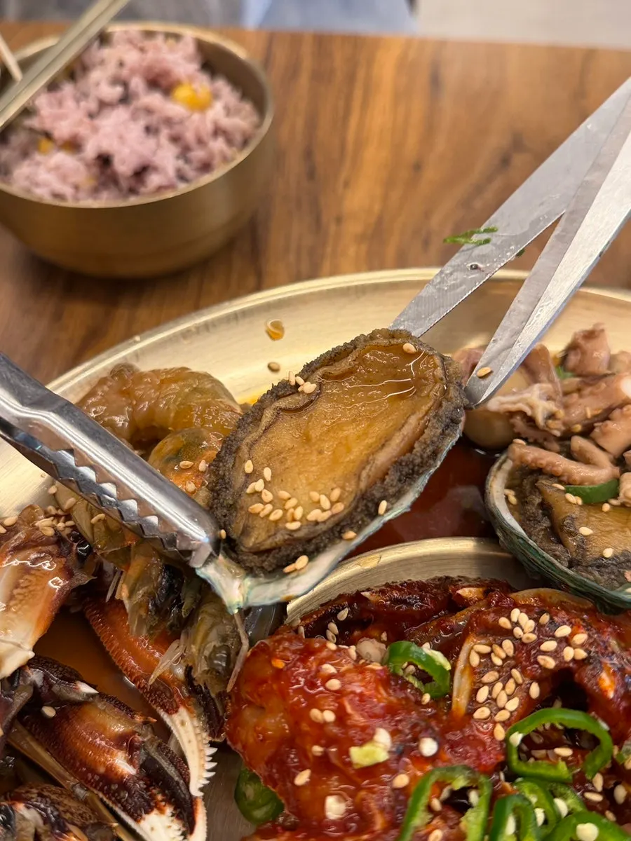 살이 꽉 찬 게장과 낙지장 접시