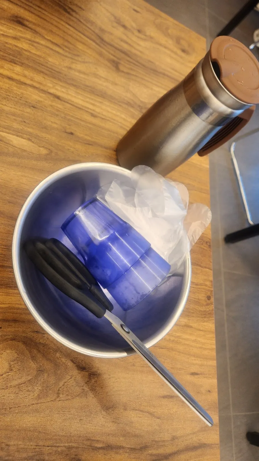 테이블 기본 세팅과 게껍질 통