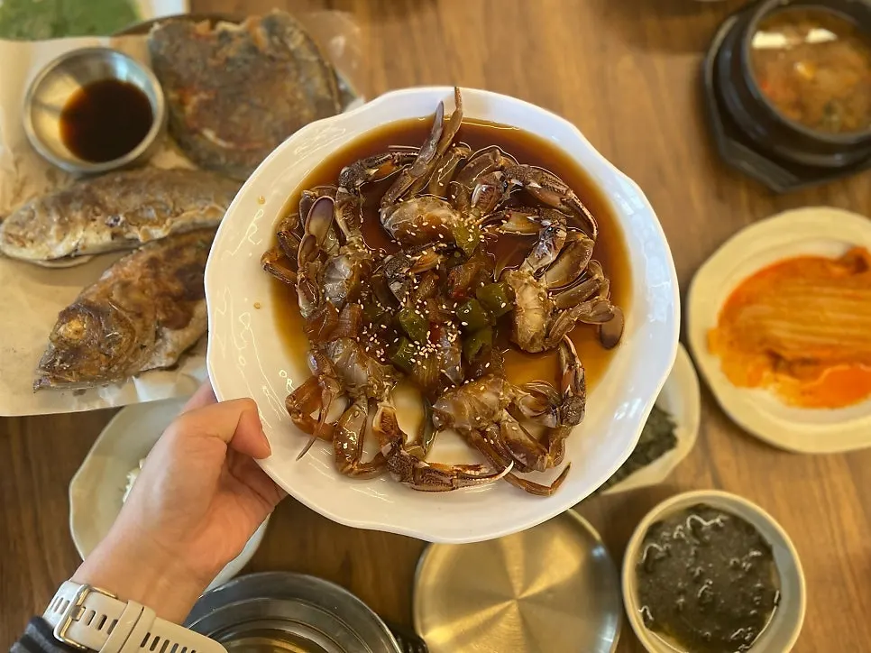 Plate of soy-marinated Jeju yellow crab