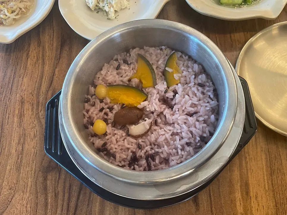 Nutrient pot rice with sweet pumpkin and ginkgo nuts
