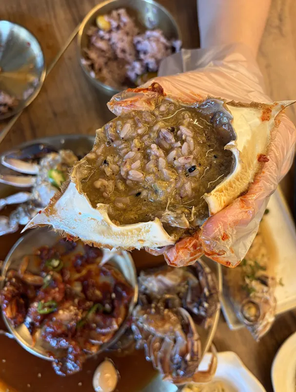 Deodo Gejang's doenjang stew with flower crab