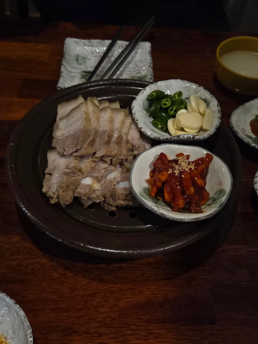 비계와 살이 적당한 수육 클로즈업