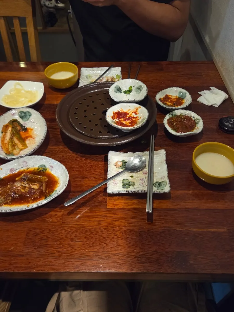 남은 지평 생막걸리로 마무리하는 모습