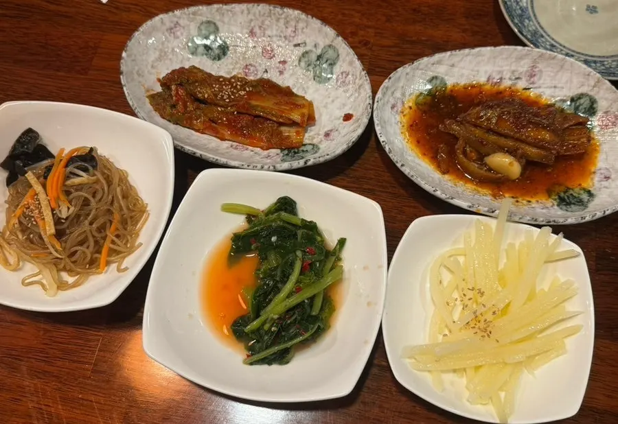 Table setting at Namcheonjip, Haeundae