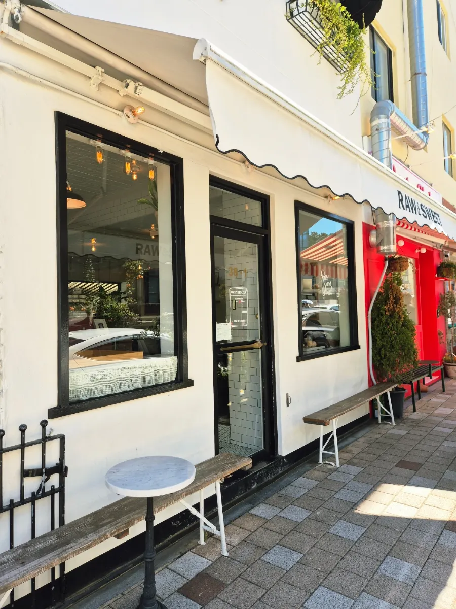 Outdoor open-air café seating