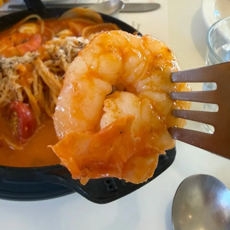 Ttukbaegi pasta with shrimp and clams