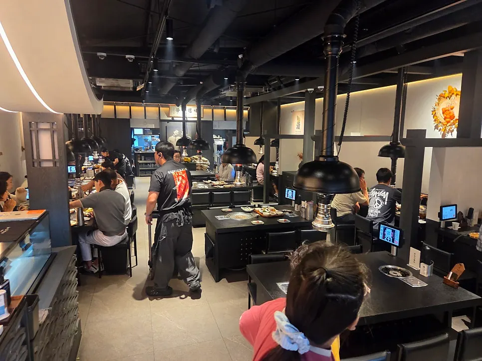 Interior atmosphere of Seokok Galbi