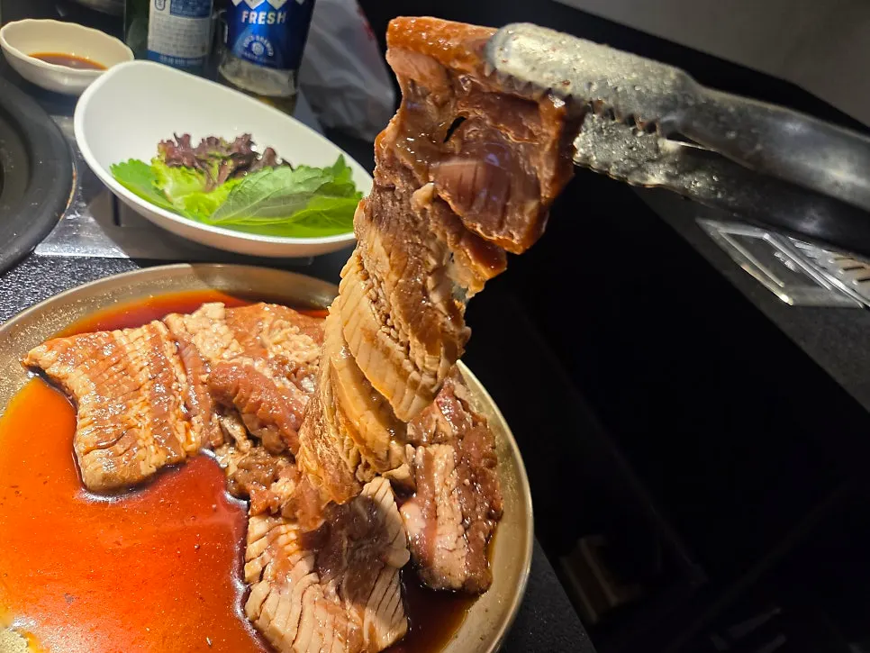 Knife-scored Seokok Heukjang Pork Ribs, marinated ribs