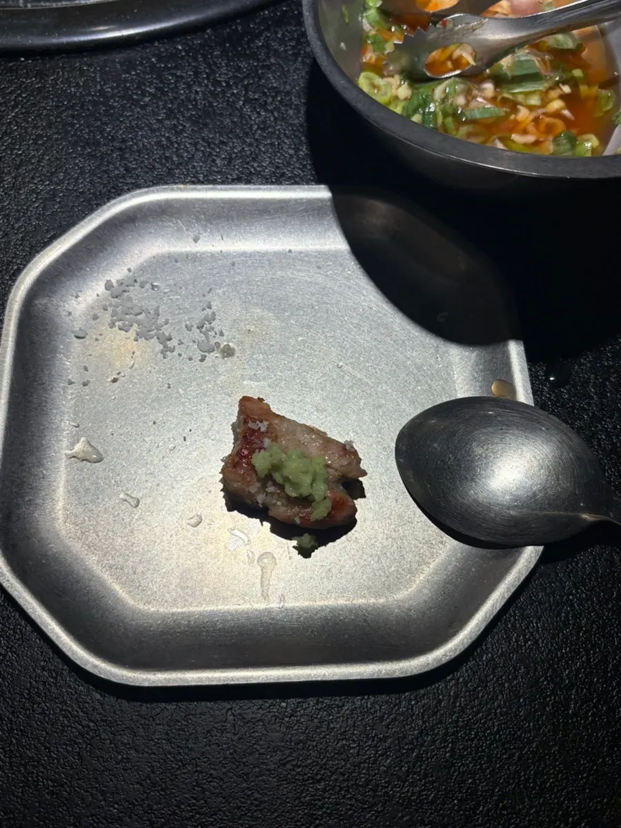 Golden-brown ribs and sesame-oil garlic
